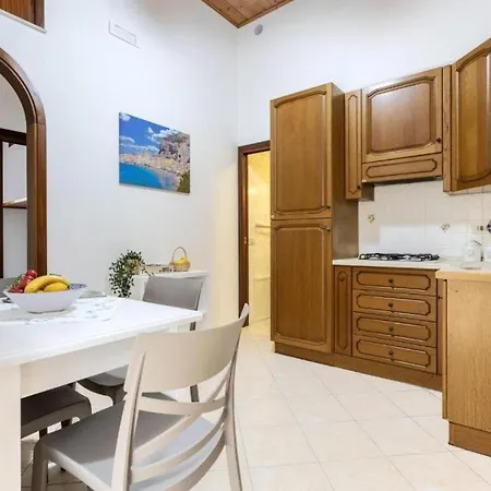 Belsit House * צ'פאלו